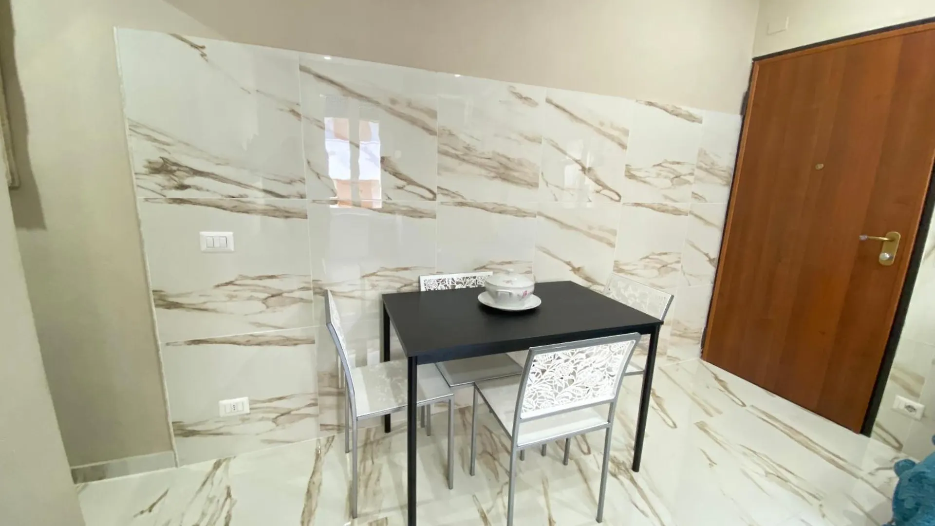 Home Milan Apartment